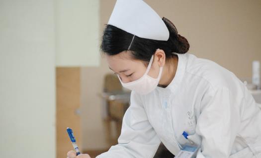 国产原创护士在线线播放